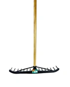 Hökratta 16 pinnar, svart plast 55cm med skaft
