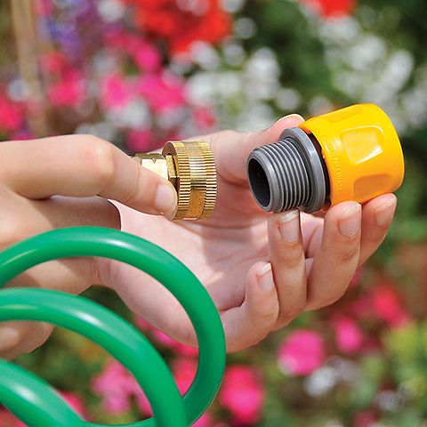 Adapter för platt slang och spiralslang