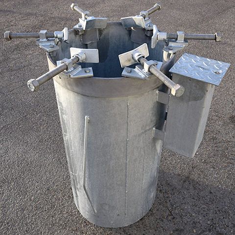 Julgransfot för fastgjutning Ø150mm, galvad med elplint