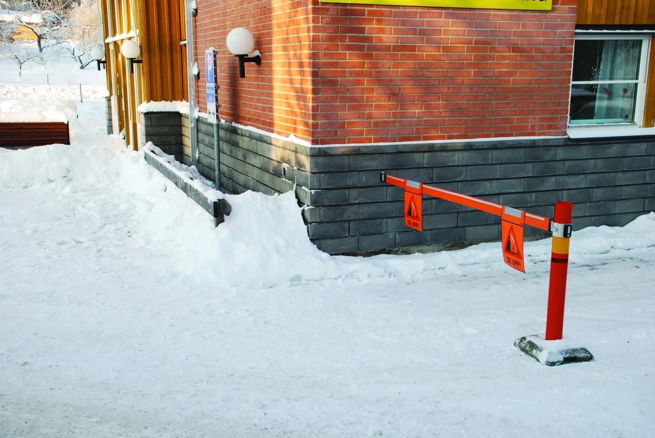 Isidor Lång Bom med två flaggor