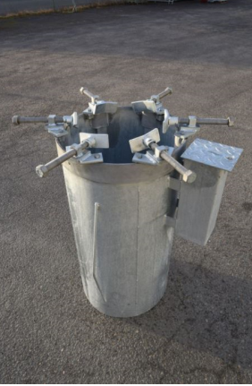 Julgransfot för fastgjutning Ø390mm, galvad med elplint